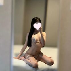 マイクロビキニで隠れてるとこ見てみない？