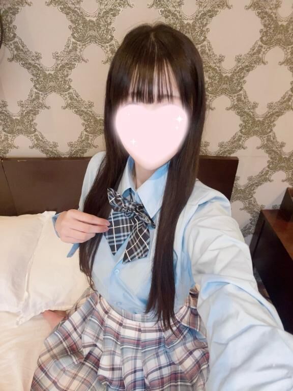 はじめまして！18歳の桜庭みこです！