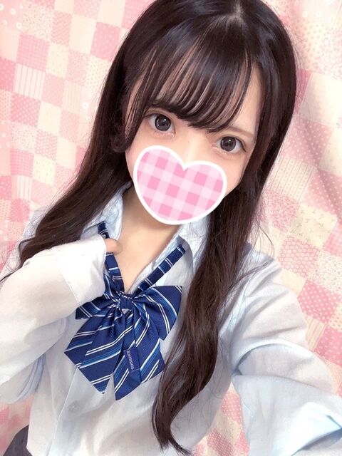 佐藤りりか  小柄の黒髪ロリ系
