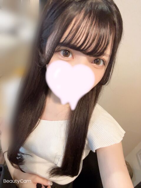 佐藤りりか  小柄の黒髪ロリ系